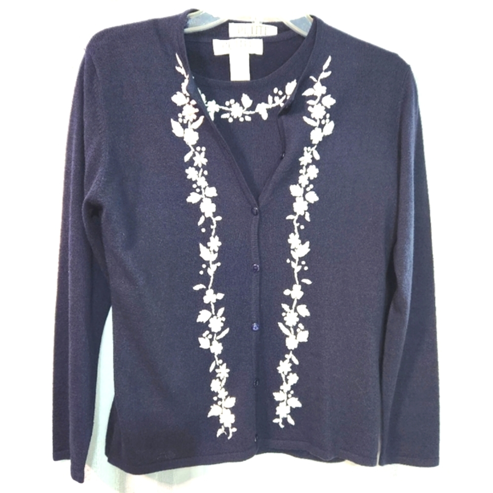 SOPHISTICATE PETITE TSHIRT & SWEATER NAVY BLUE WITH WHITE EMBROIDERY SIZE SMALL